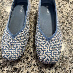 Vivaia Flats - EXCELLENT condition - Blue and White
